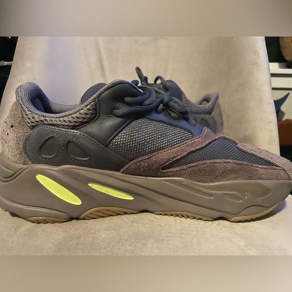SALE: Authentic Adidas Yeezy Boost 700 - Picture 10 of 12